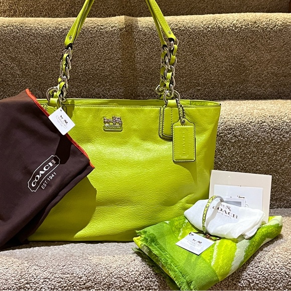 💕🎉HP🎉💕Coach "RARE"- NWT Madison Tote #20466SV/KIWI w/ Scarf & Bracelet-All NWT - Picture 1 of 16